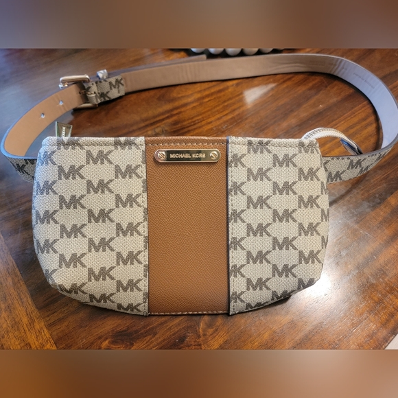 Michael Kors bag - Picture 2 of 6